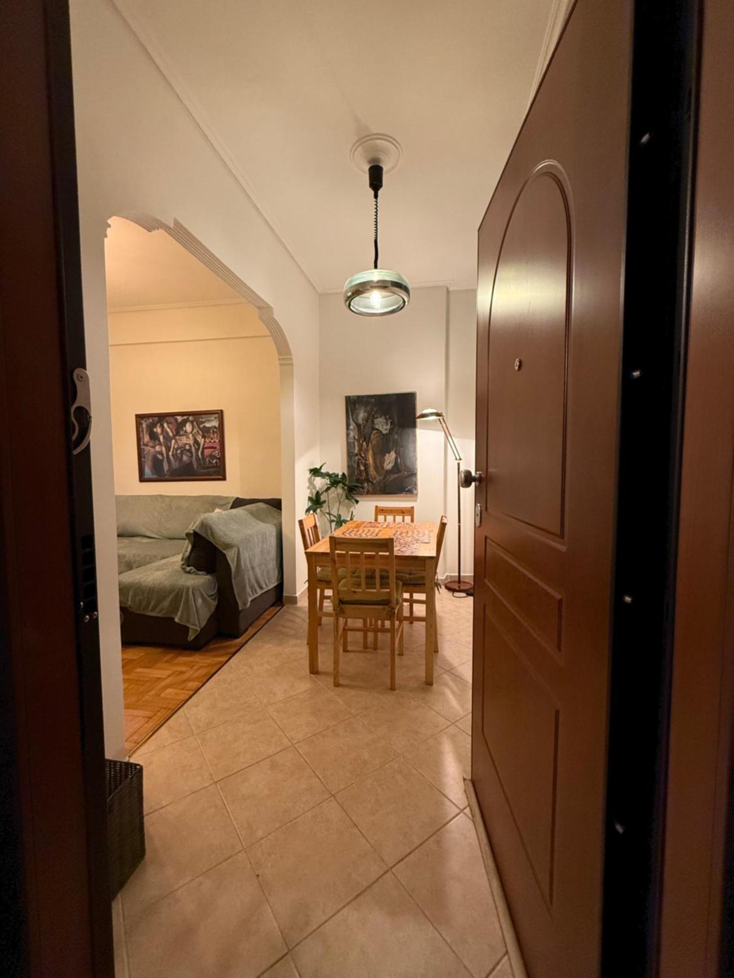 Vasia'S Cosy Apartment In Athens, "Pedion Tou Areos", Close To Center Exterior foto
